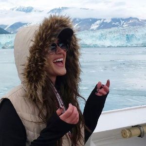 Meet your Posher, Elizabeth